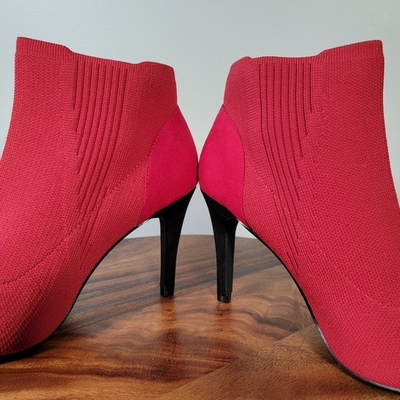 MIA Red sock Knit Stiletto ankle Boots Booties Heels Size 7.5 - Picture 10 of 17